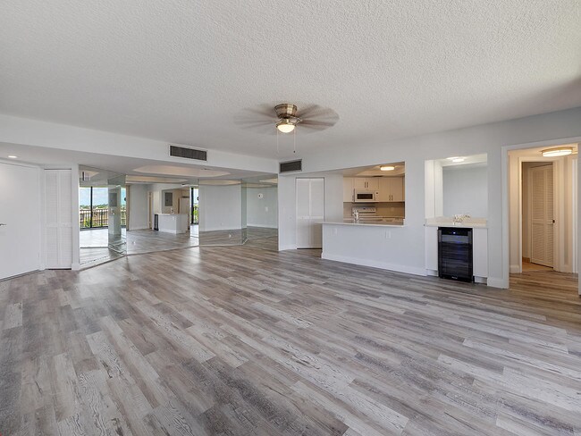 Building Photo - 3610 S Ocean Boulevard 506