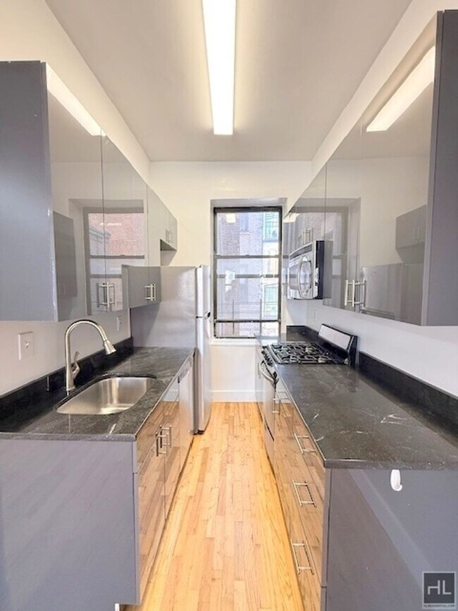 Building Photo - 2 bedrooms 1 bathroom - 252 WEST 76 STREET