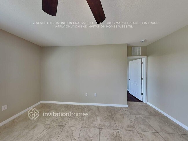 Foto del edificio - 15749 High Bell Pl