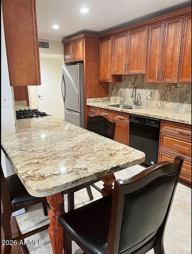 Foto del edificio - 6767 N 7th St
