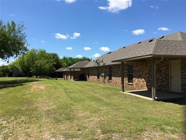 Property Exterior - 227 E Wyandotte Ave
