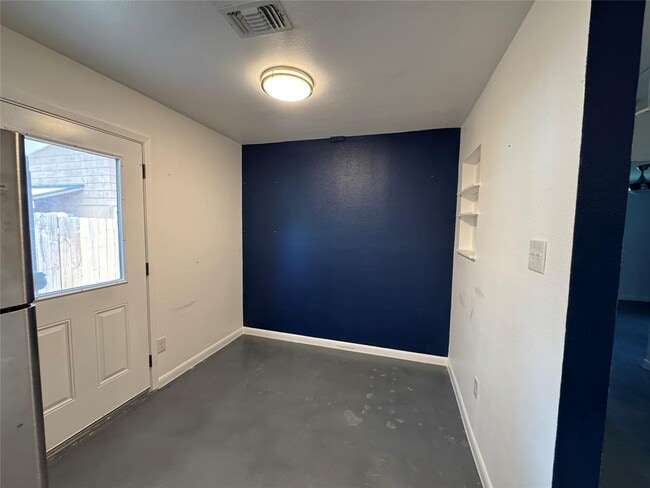 Building Photo - 5303 West Gate Blvd