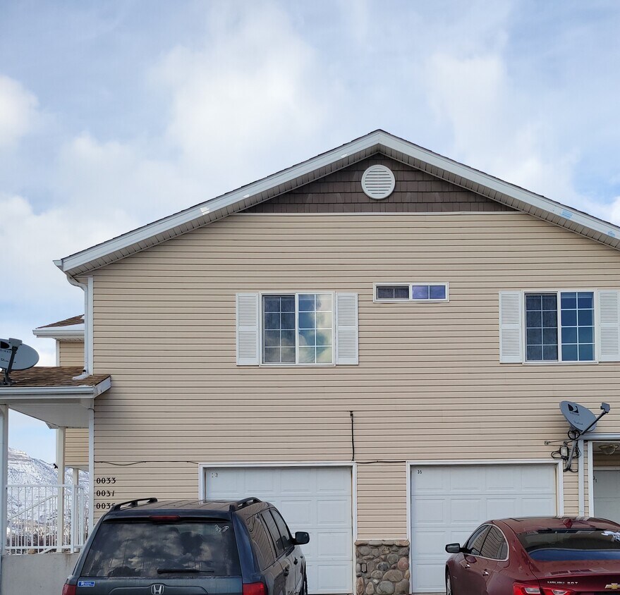 35 Angelica Cir, Parachute, CO 81635 Townhome Rentals in Parachute CO