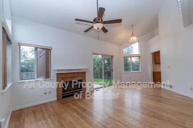 Building Photo - 4894 Hopkins Pl