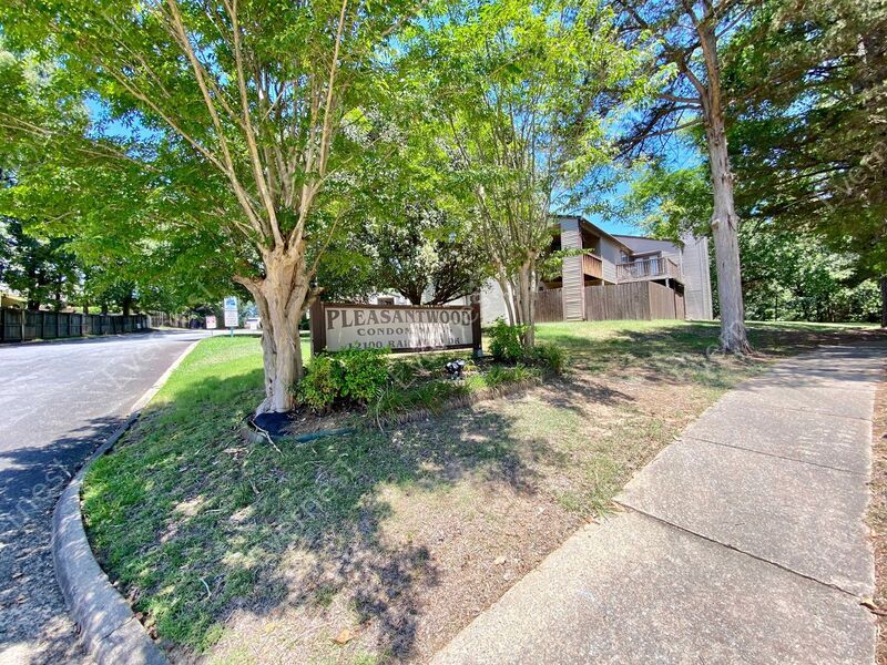 Primary Photo - 12100 Rainwood Rd