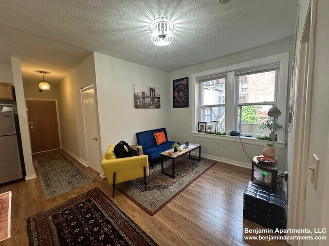 Foto principal - 113 Endicott St