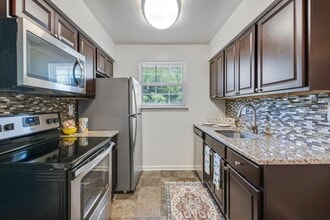 Building Photo - Roberts Mill Apartments and Townhomes