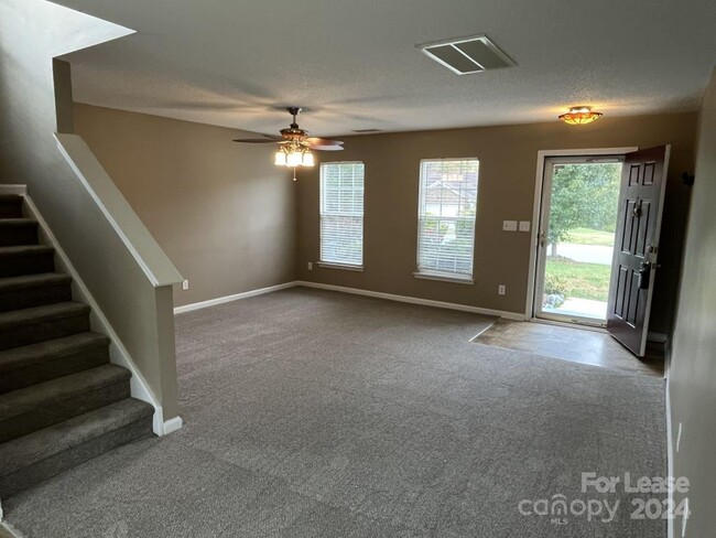 Building Photo - 5292 Moonlight Trail SW