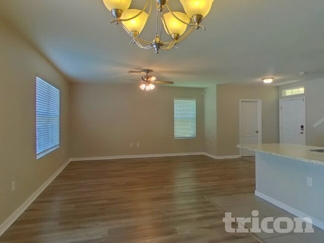 Building Photo - 10442 Whispering Hammock Dr