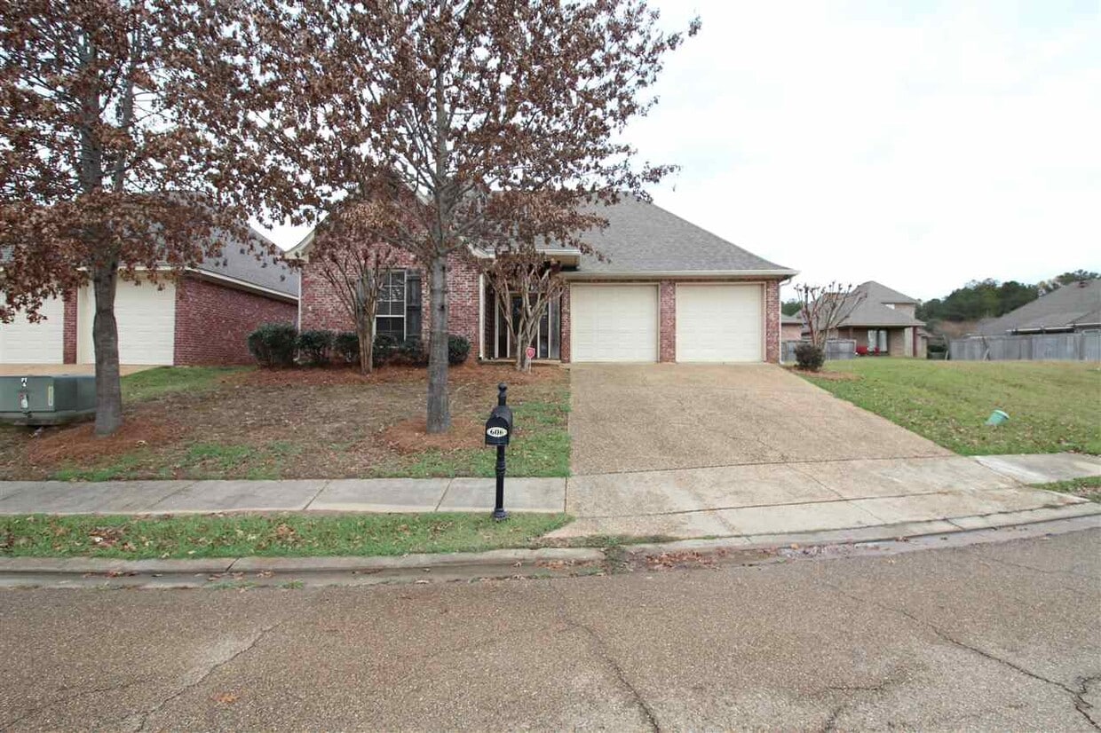 606 Chambord Dr, Brandon, MS 39042 House Rental in Brandon, MS