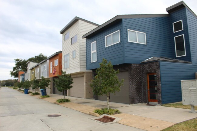 Foto del edificio - 315 Highland Park Ln