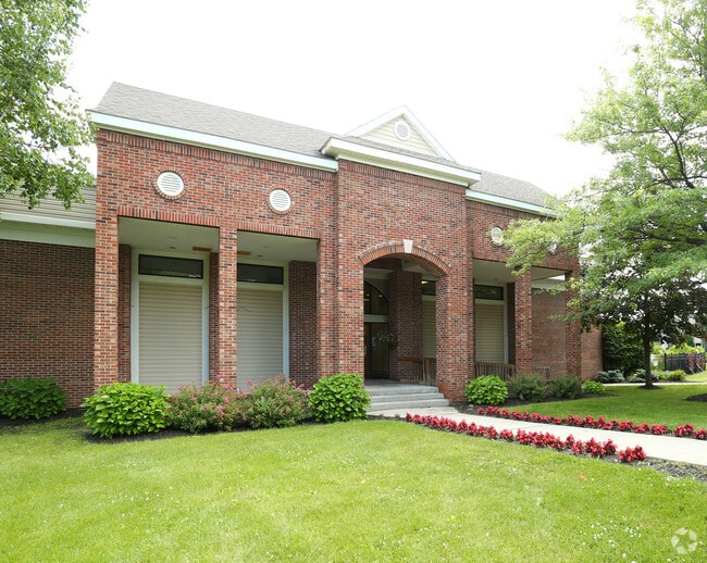Building Photo - Highland Club Apartments