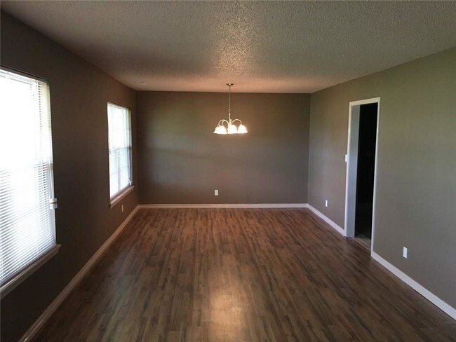 Foto del edificio - 4847 W Wedington Dr