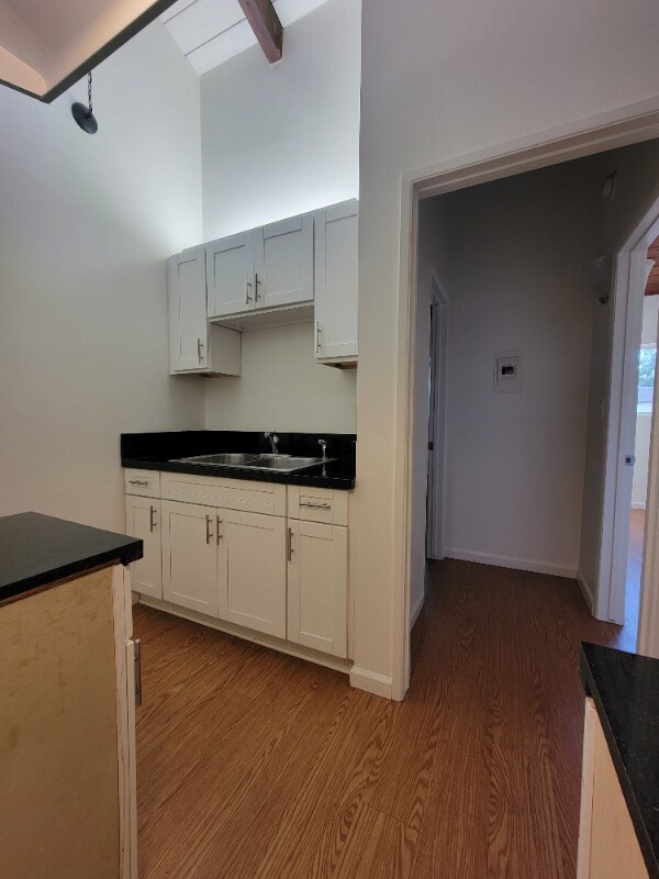 Foto del edificio - 7340 Ventura Canyon Ave