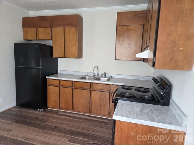 Foto del edificio - 127 N Maple St