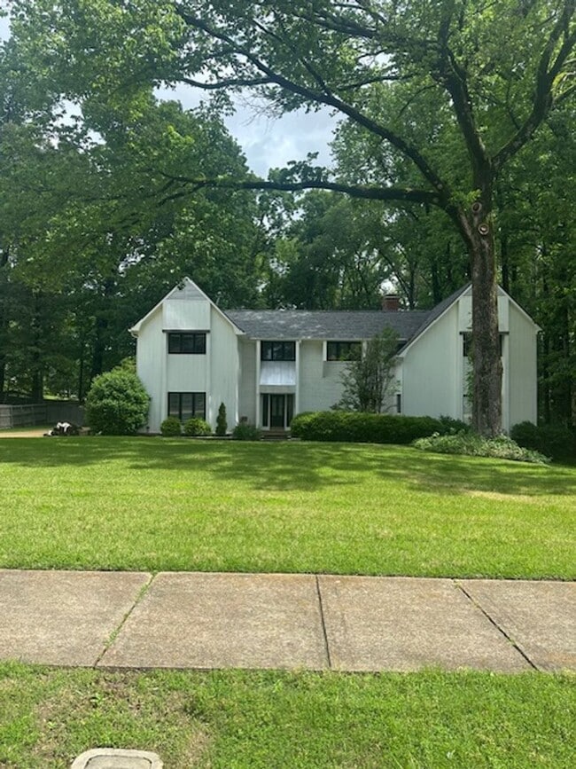 Building Photo - Stunning 5-Bedroom Home in Germantown-Spac...