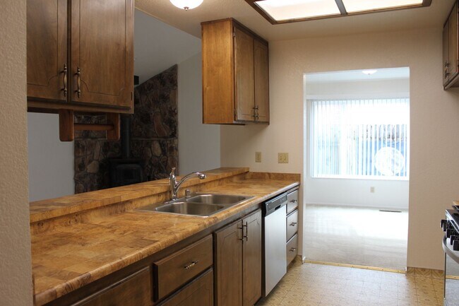 Foto del edificio - 3 Bedroom Home in Sebastopol