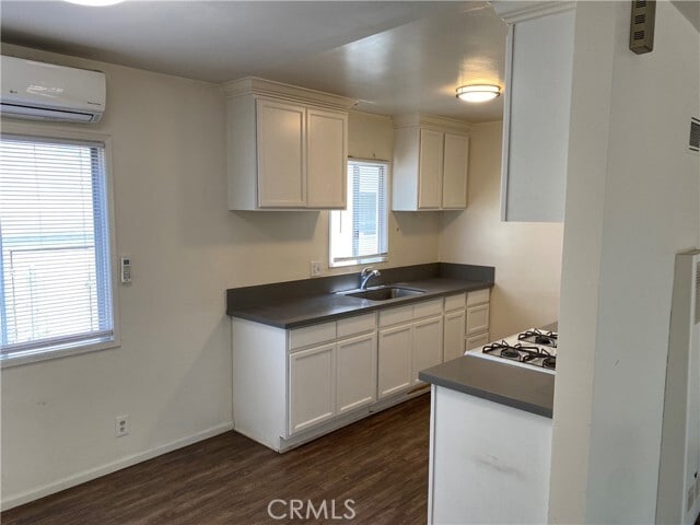 Building Photo - 17313 Denker Ave