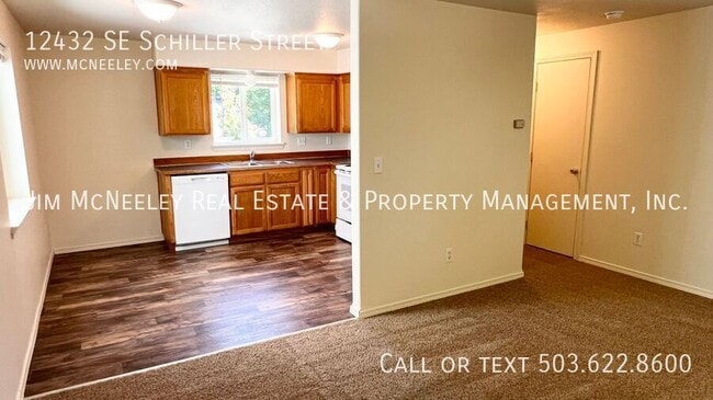 Building Photo - 12432 SE Schiller St
