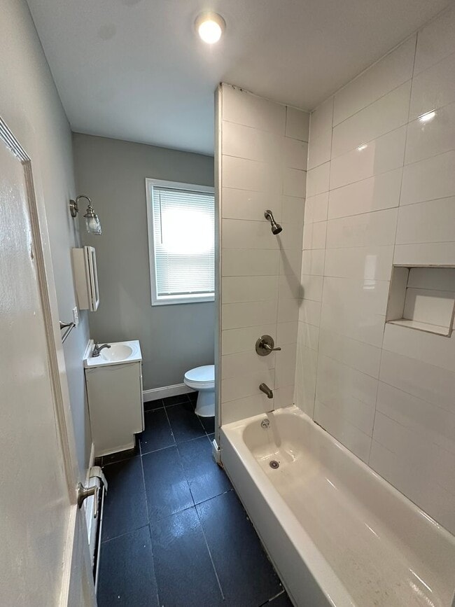 Building Photo - 725 S 56th St