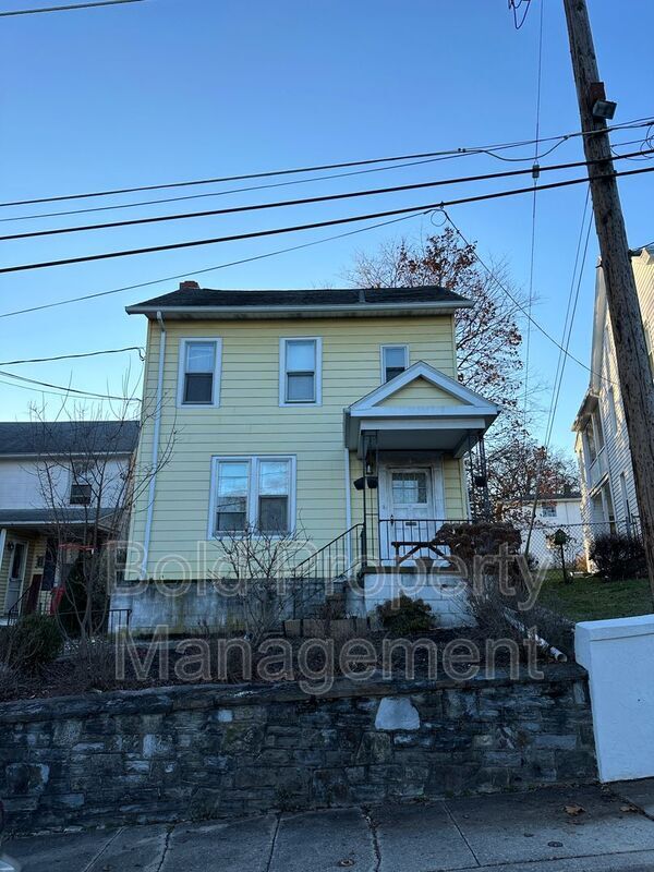 Primary Photo - 76 Chestnut St