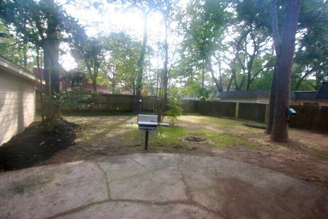 Foto del edificio - 5207 3 Oaks Cir