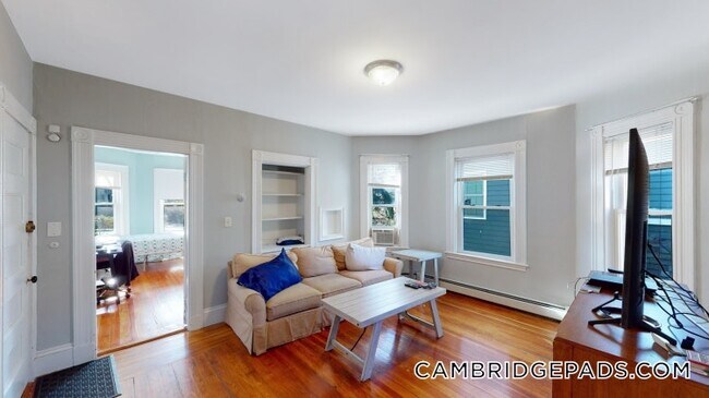 Foto del edificio - 173 Rindge Ave