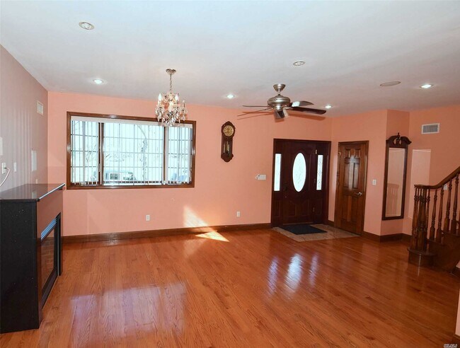 Building Photo - 81-22 243rd St