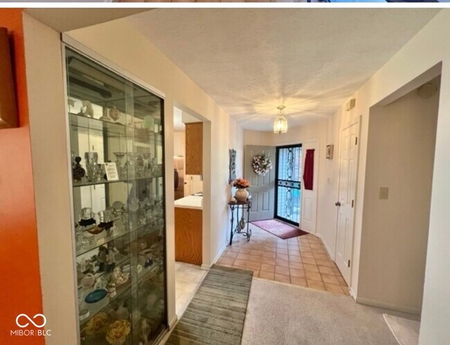 Foto del edificio - 1647 Justin Ave