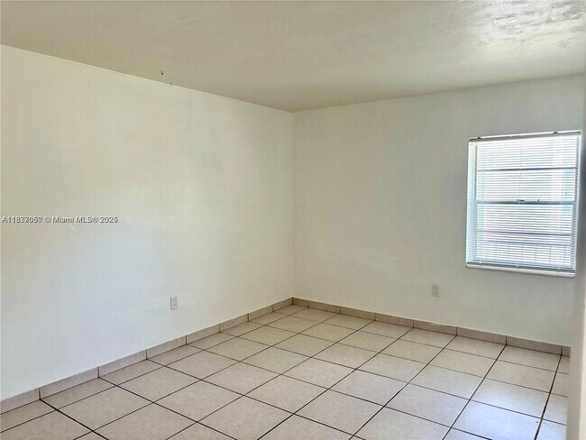 Foto del edificio - 9651 SW 77th Ave