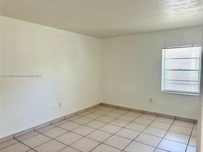 Building Photo - 9651 SW 77th Ave