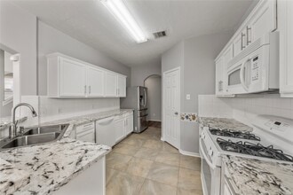 Building Photo - 6354 Wilshire Ridge