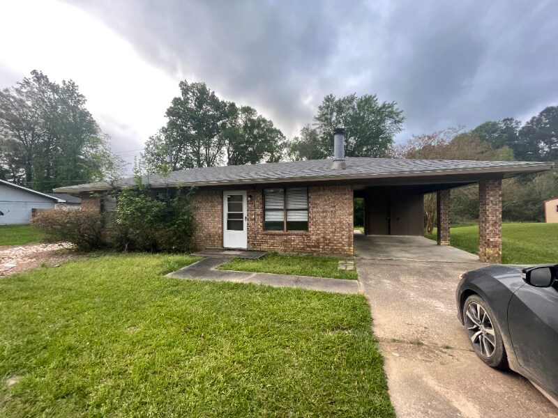 110 Raymond Dr, New Llano, LA 71461 House Rental in New Llano, LA