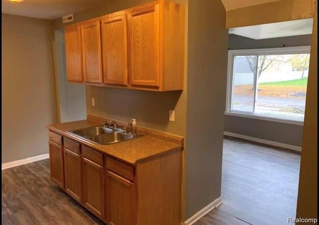 Foto del edificio - 1761 E Evelyn Ave