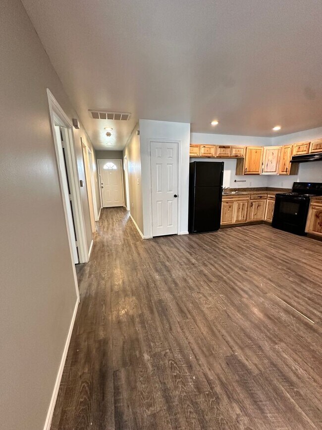 Foto del edificio - Move In Special 1/2 Off First Months Rent! - Cute 3 Bedroom Home Located In Chatman Hill