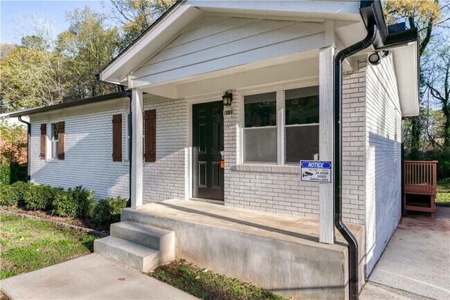 Building Photo - 1357 Plaza Ave