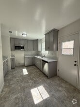 Building Photo - 2659 Montrose Ave