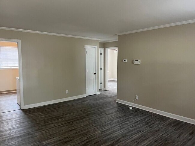 Foto del edificio - 606 Montgomery Ave