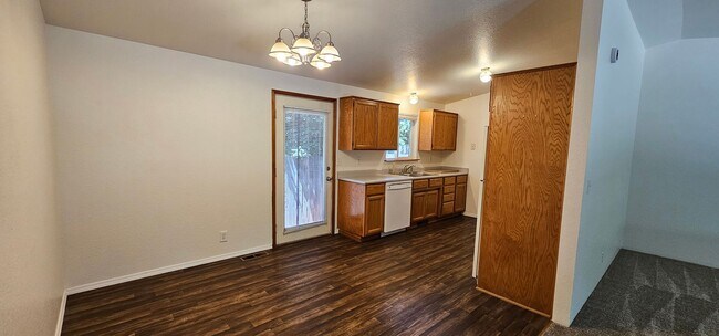 Foto del edificio - CHLLC2502.2