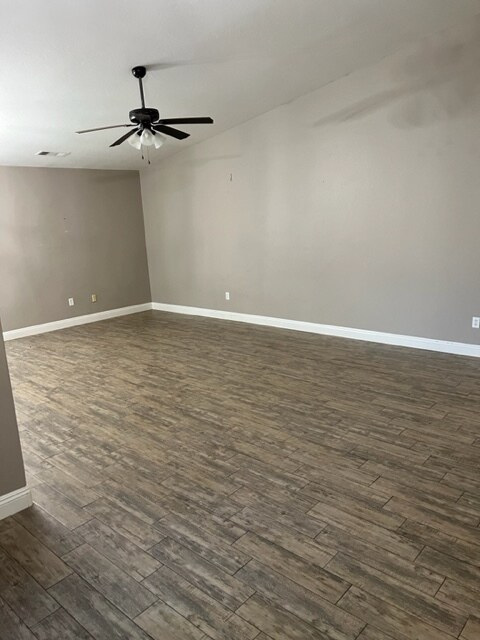 Foto del edificio - 478 Molly Ct