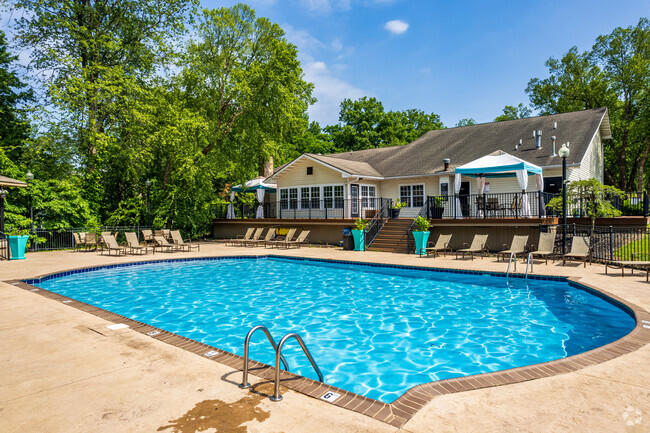 Pool - Sturbridge Square Apartments