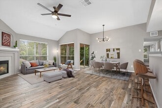 Building Photo - 8051 Bay Branch Dr