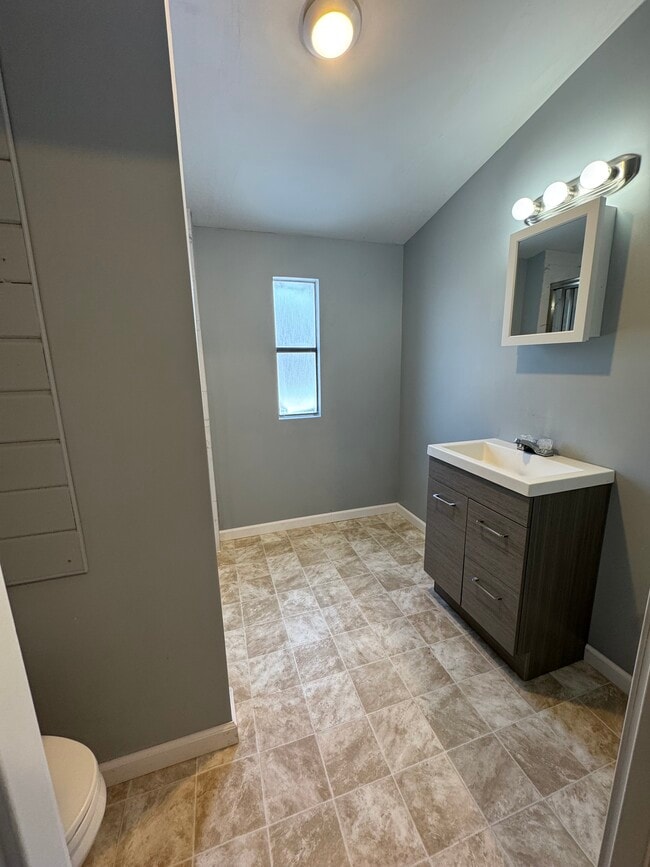 Foto del edificio - 210 Bluff St