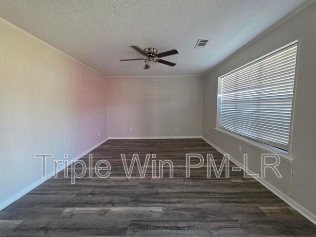 Foto del edificio - 4 Georgeann Circle