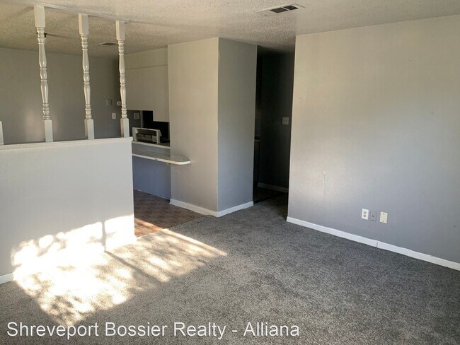 Building Photo - 3 br, 1.5 bath House - 3905 Chateau