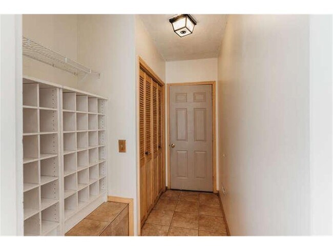 Foto del edificio - 17583 Foxboro Ln
