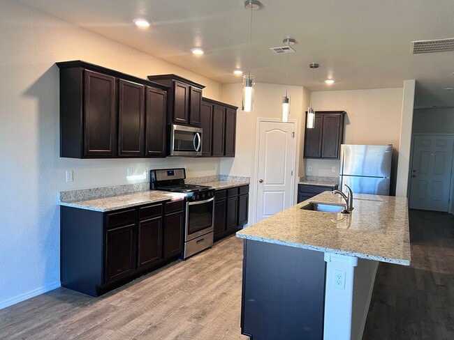 Building Photo - Wonderful 4 Br, office or 5th Br, 3 living...