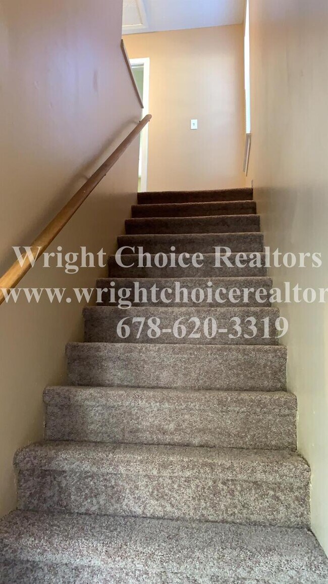 Foto del edificio - Lithonia Townhome 2 Bedrooms 2 1/2 Baths