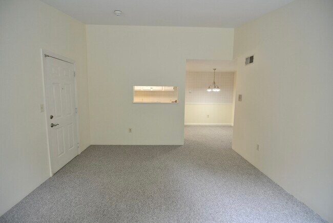 Foto del edificio - 7 Thoreau Ct