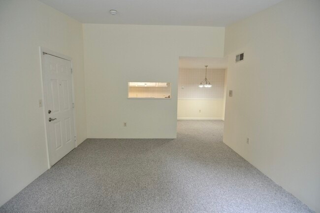 Building Photo - 7 Thoreau Ct
